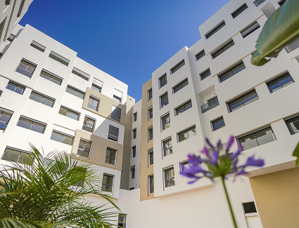 Cour intérieure avec espaces verts